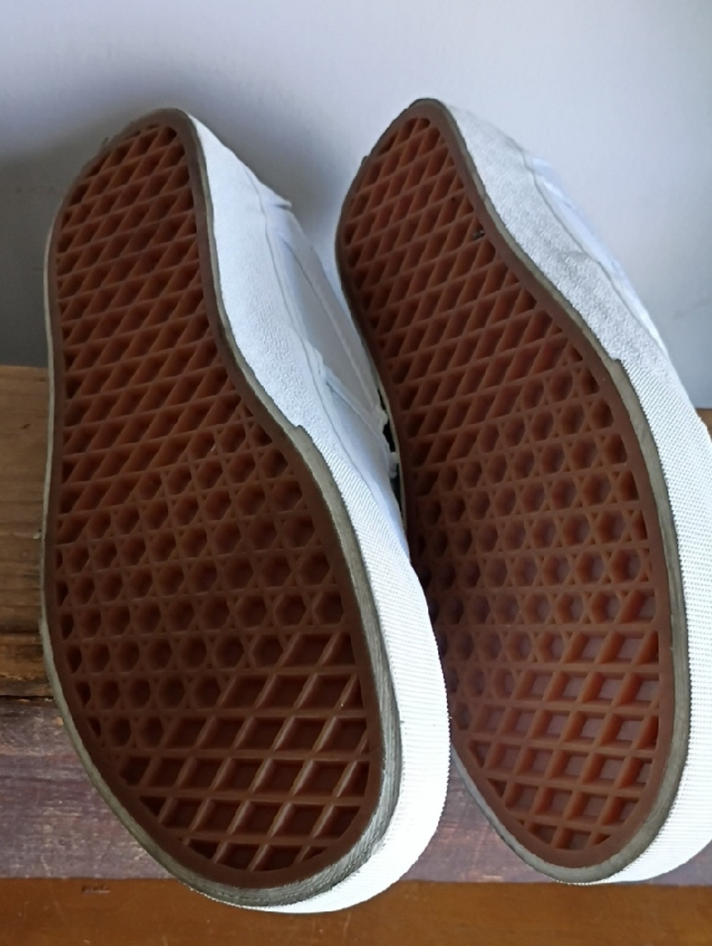 Vans Asher White canvas slip-on sneakers - Picture 6 of 9